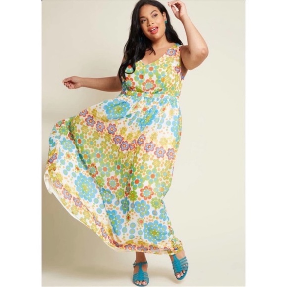 Modcloth Muster the Length Maxi Dress in Retro Floral Dots - Picture 5 of 12